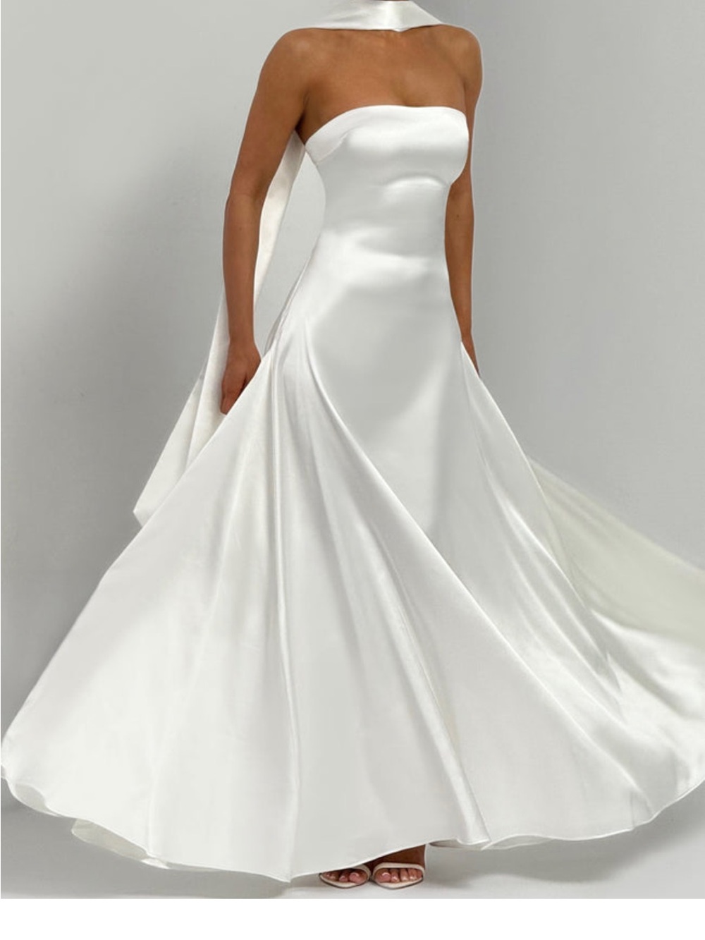 Classic Strapless White Satin Ball Gown Wedding Dress